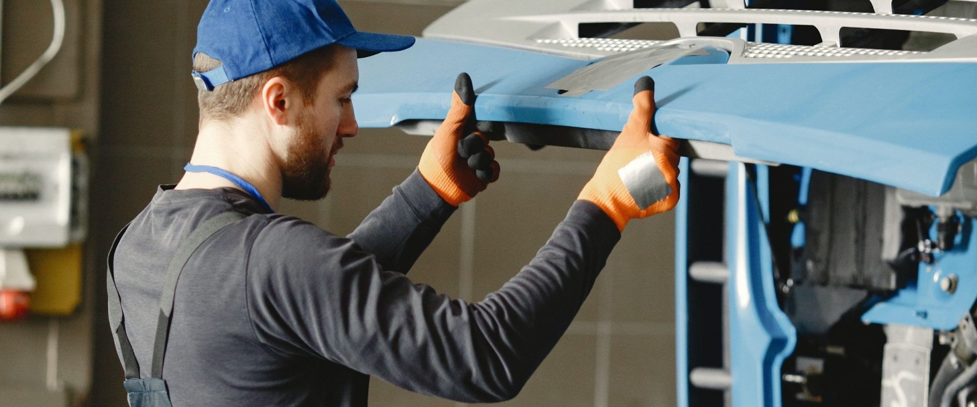 mechanic gloves banner